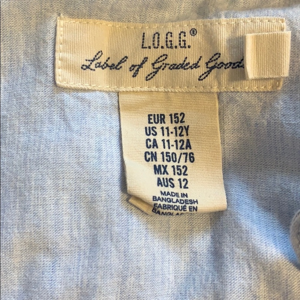 Button up - Picture 2 of 2